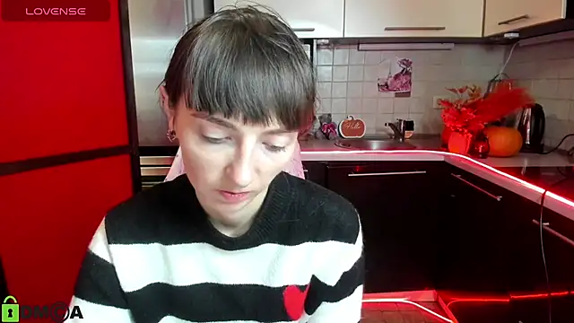 TayanaJons online show from 11-26-25, 07:52