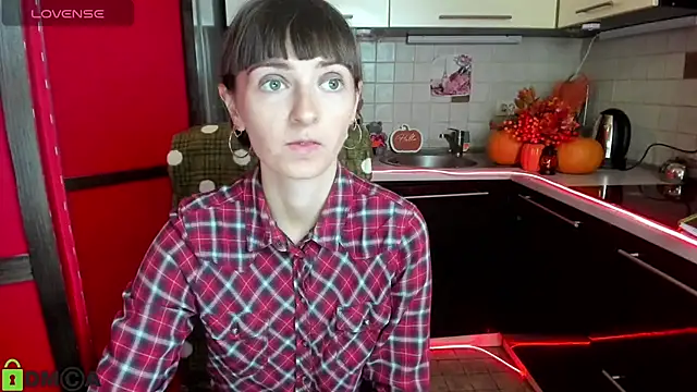 TayanaJons online show from 10-17-25, 07:00