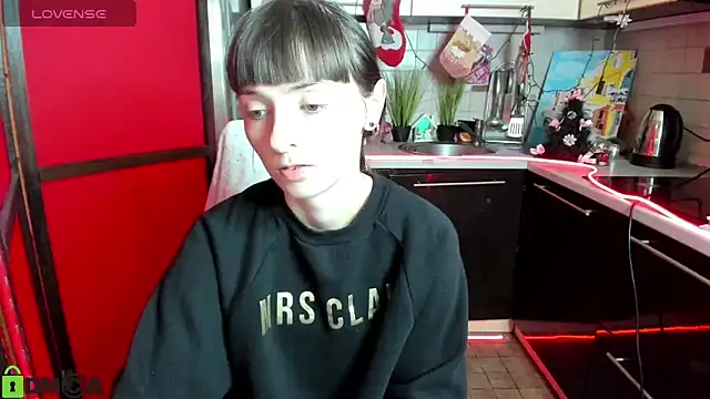 TayanaJons online show from 12-17-25, 07:57