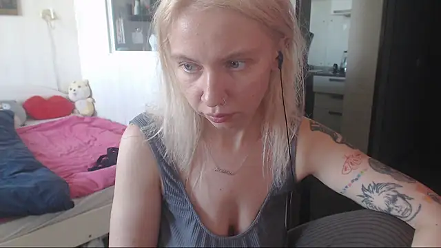Snapshot of amanda_kiss_kiss chatting on 10-08-25, 09:44 amanda kiss kiss online show from 10-08-25, 09:44