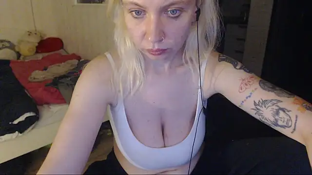 amanda kiss kiss online show from 11-04-25, 07:50