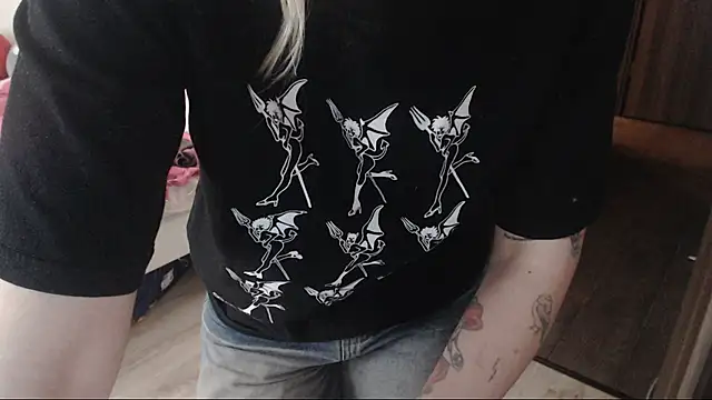 amanda kiss kiss online show from 11-24-25, 11:43