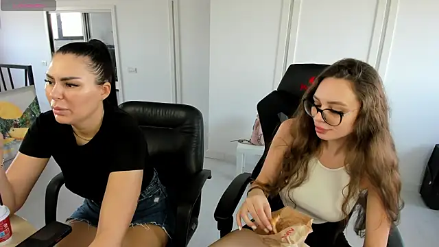 18perfecttits online show from 06-26-26, 10:43