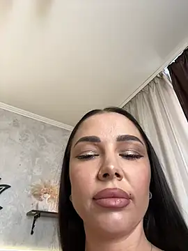 Snapshot of StripBianka chatting on 02-22-26, 07:33 StripBianka online show from 02-22-26, 07:33