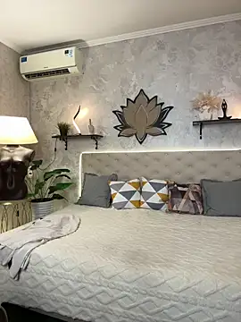 StripBianka online show from 03-07-26, 09:48