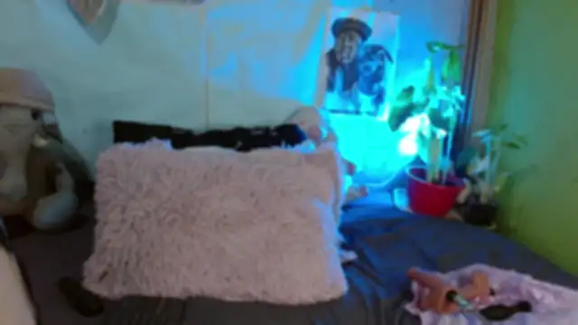 Snapshot of IM_MAYA chatting on 09-09-25, 11:30 IM MAYA online show from 09-09-25, 11:30