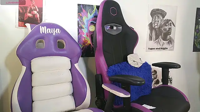 Snapshot of IM_MAYA chatting on 01-17-25, 07:38 IM MAYA online show from 01-17-25, 07:38