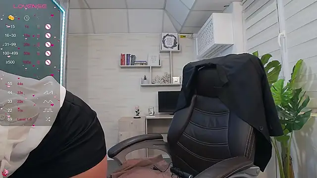 AvaBlue  online show from 03-03-25, 04:10