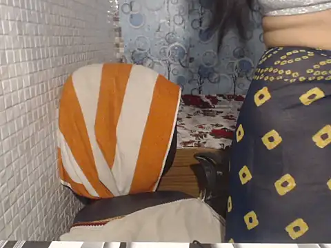 Snapshot of Oh_Maya chatting on 05-16-26, 02:54 Oh Maya online show from 05-16-26, 02:54