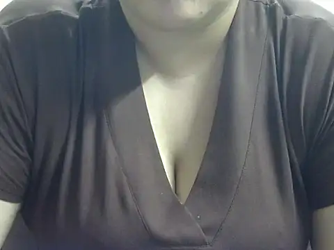 Snapshot of Mohini_44 chatting on 06-08-26, 03:23 Mohini 44 online show from 06-08-26, 03:23