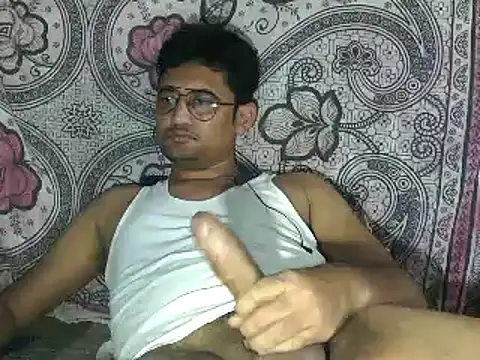 Snapshot of Rocobodymassager chatting on 09-15-25, 04:18 Rocobodymassager online show from 09-15-25, 04:18