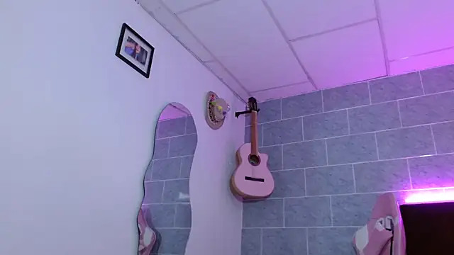 Dakota bumm online show from 04-06-26, 06:53