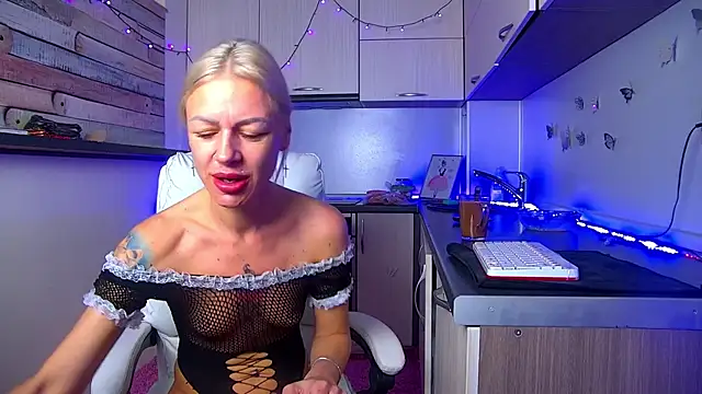 Skinny Nally online show from 04-14-26, 01:21