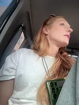 GoldenFlameGoddess online show from 03-18-25, 08:59