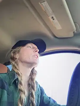 GoldenFlameGoddess online show from 03-28-26, 05:03