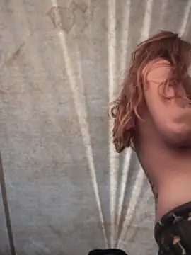 GoldenFlameGoddess online show from 04-16-26, 11:07