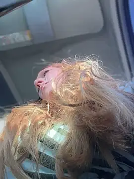 GoldenFlameGoddess online show from 04-19-26, 01:06