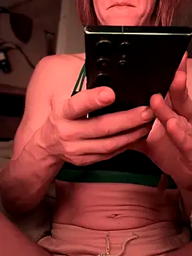 GoldenFlameGoddess online show from 11-16-25, 12:54