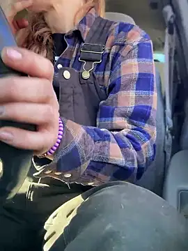 GoldenFlameGoddess online show from 01-09-26, 07:54