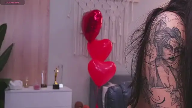 Molly Jons online show from 02-20-26, 01:02