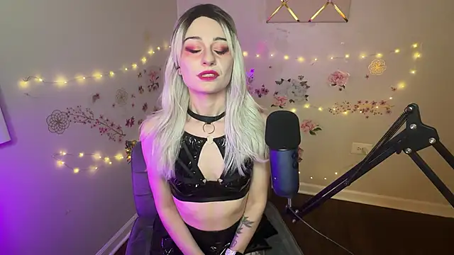 Starr1123 online show from 04-15-26, 03:56