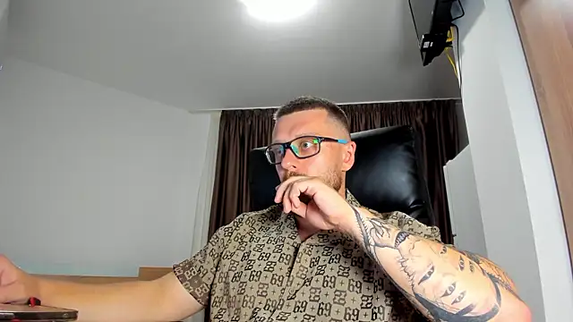 Findom guy online show from 07-18-26, 05:43
