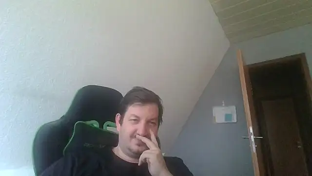 Golffahrer1982 online show from 10-16-25, 02:25