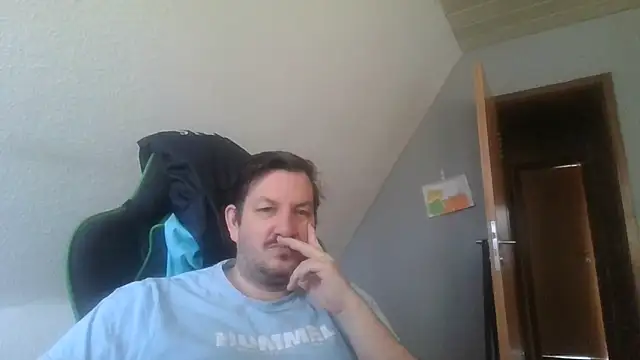 Snapshot of Golffahrer1982 chatting on 02-28-26, 10:37 Golffahrer1982 online show from 02-28-26, 10:37