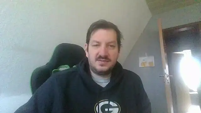 Golffahrer1982 online show from 11-12-25, 09:24