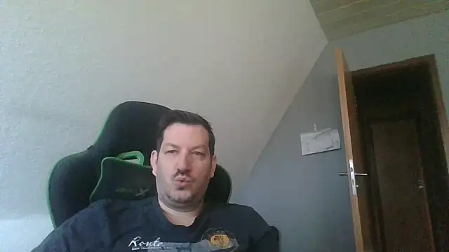 Golffahrer1982 online show from 12-21-25, 10:06