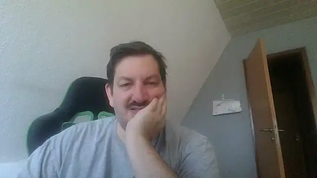 Snapshot of Golffahrer1982 chatting on 01-17-26, 12:09 Golffahrer1982 online show from 01-17-26, 12:09