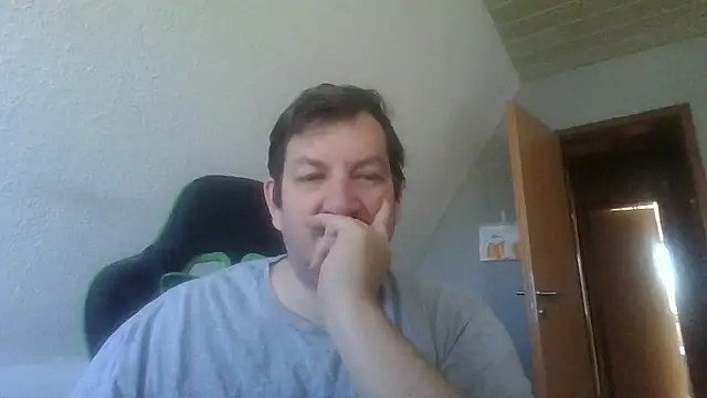 Golffahrer1982 online show from 11-06-25, 09:35