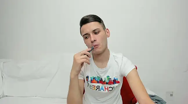 Snapshot of andboyfor6 chatting on 12-11-24, 02:09 andboyfor6 online show from 12-11-24, 02:09