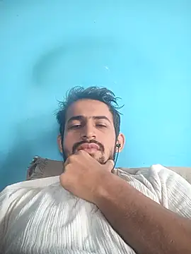 Snapshot of villian___ chatting on 11-17-25, 06:39 villian online show from 11-17-25, 06:39