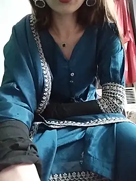 Snapshot of Noor_Darliing chatting on 06-10-26, 03:35 Noor Darliing online show from 06-10-26, 03:35