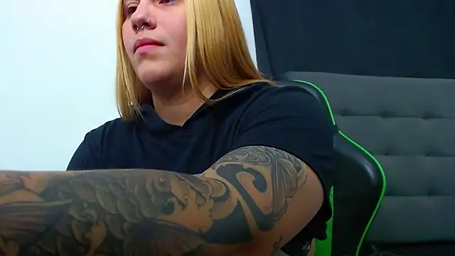 hanna rabbit  online show from 01-27-25, 02:13