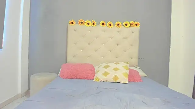 violetasimonz online show from 03-15-25, 04:54