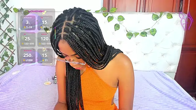 Snapshot of Andrea_Williams24 chatting on 09-19-25, 01:04 Andrea Williams24 online show from 09-19-25, 01:04
