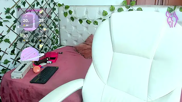 Andrea Williams24 online show from 11-25-25, 02:50