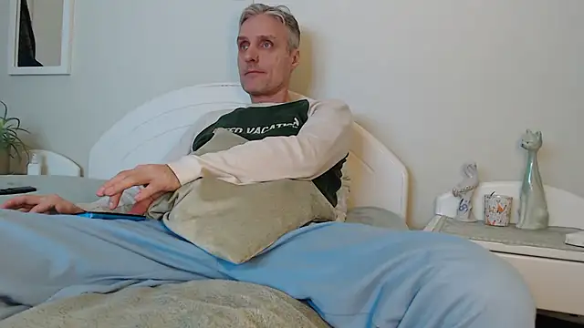 StrongBill online show from 01-26-25, 02:52