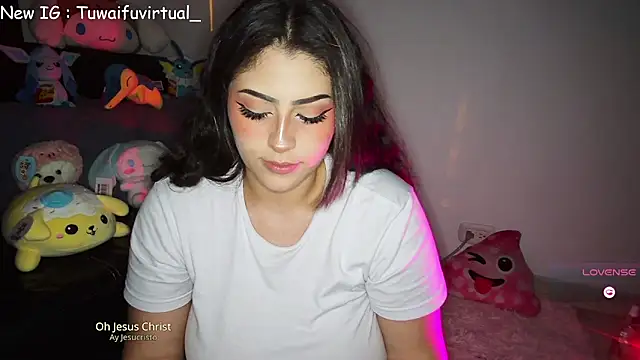 TuWaifuVirtual1 online show from 11-16-25, 01:21