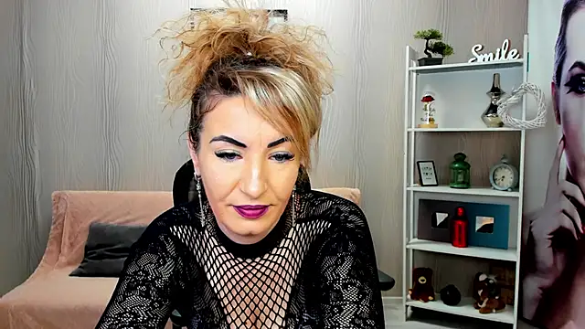Cassandra Hotty online show from 03-04-25, 04:38