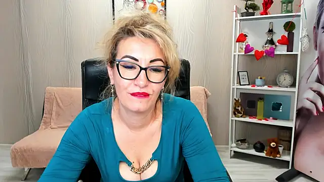 Cassandra Hotty online show from 02-14-25, 07:38