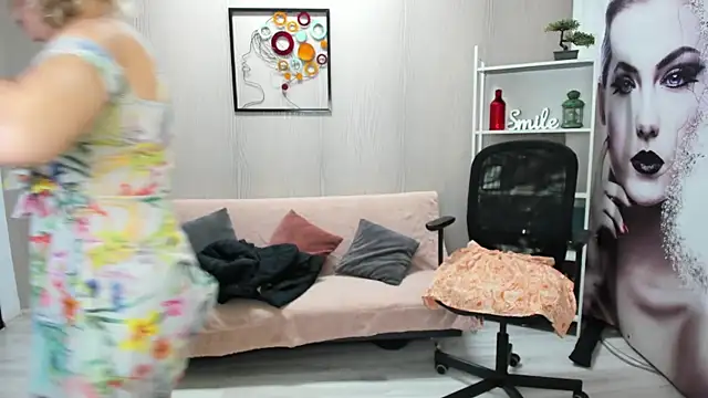 Cassandra Hotty online show from 12-22-25, 04:34