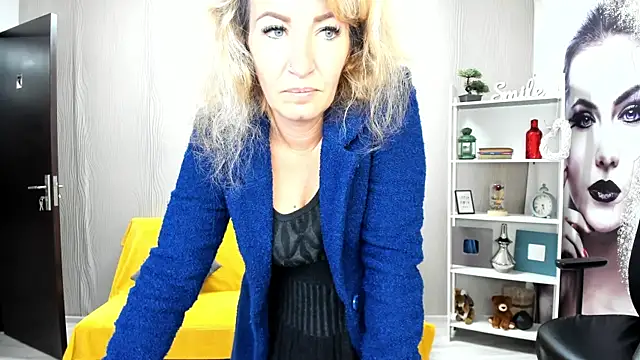 Cassandra Hotty online show from 10-01-25, 03:22