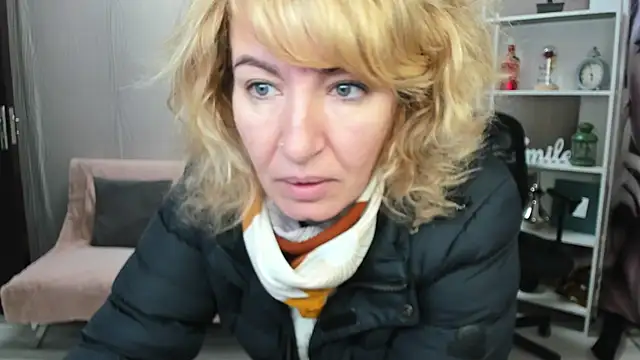 Cassandra Hotty online show from 02-12-26, 04:23