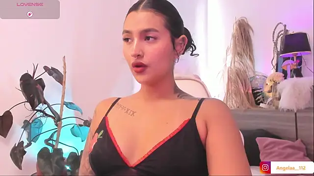 Snapshot of Anngel_1 chatting on 06-25-26, 03:50 Anngel 1 online show from 06-25-26, 03:50