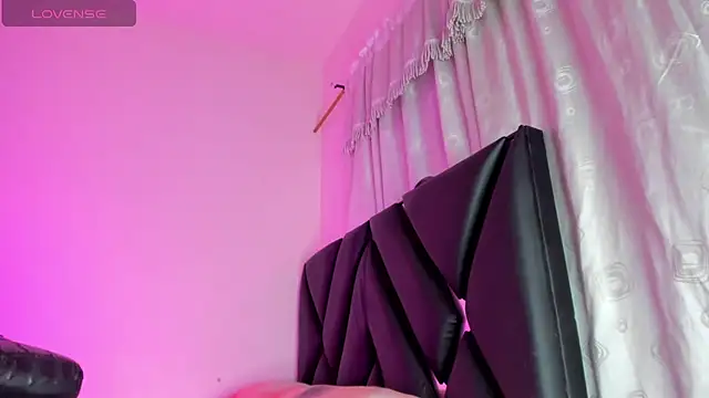 stephany doll  online show from 11-04-25, 04:05