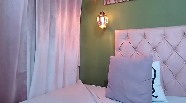 Snapshot of AngelitaWild_ chatting on 02-14-25, 12:09 AngelitaWild online show from 02-14-25, 12:09