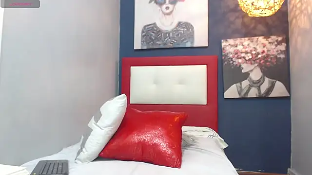 Snapshot of AngelitaWild_ chatting on 01-29-25, 09:50 AngelitaWild online show from 01-29-25, 09:50